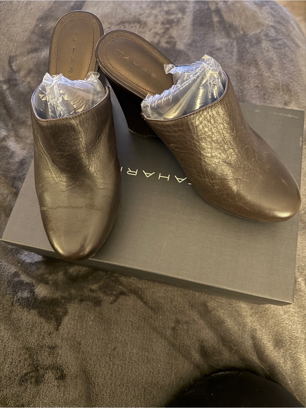 Vintage Tahari Brown Leather Slip-On Mule Heels